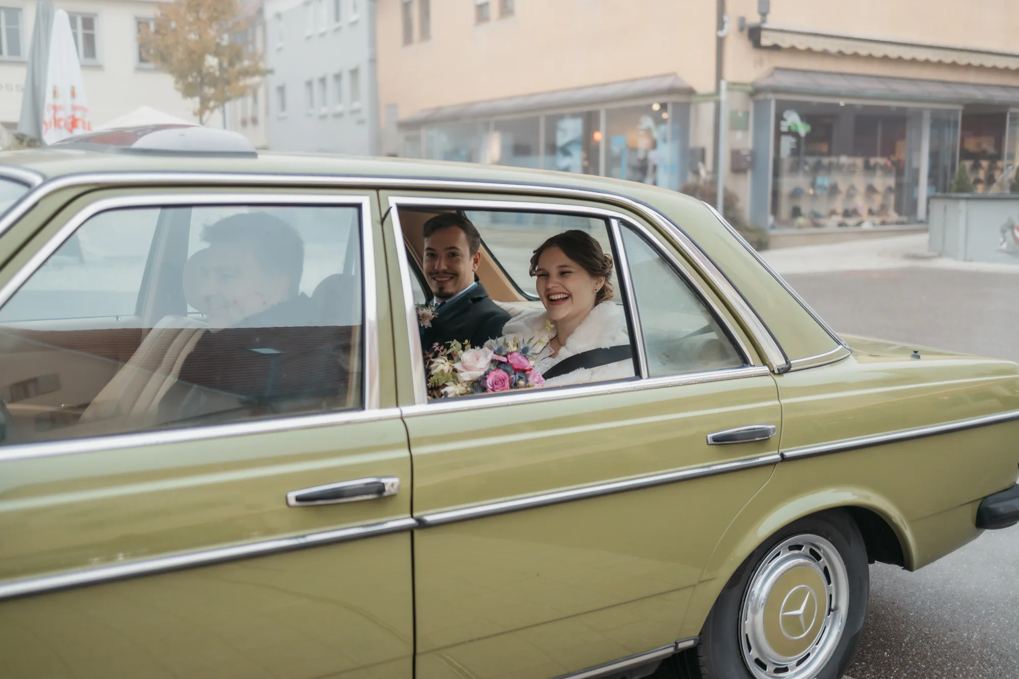 Tamara und Fabian bei ihrer standesamtlichen Hochzeit – Aufnahme 2